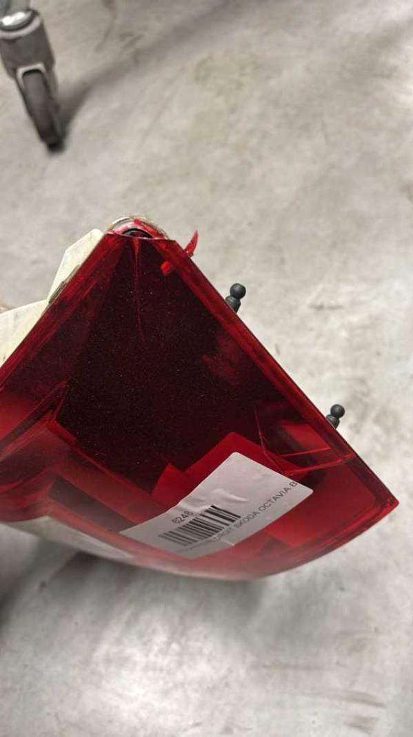 FEU ARRIERE DROIT SKODA OCTAVIA BERLINE 2013-2017 - Vue 3